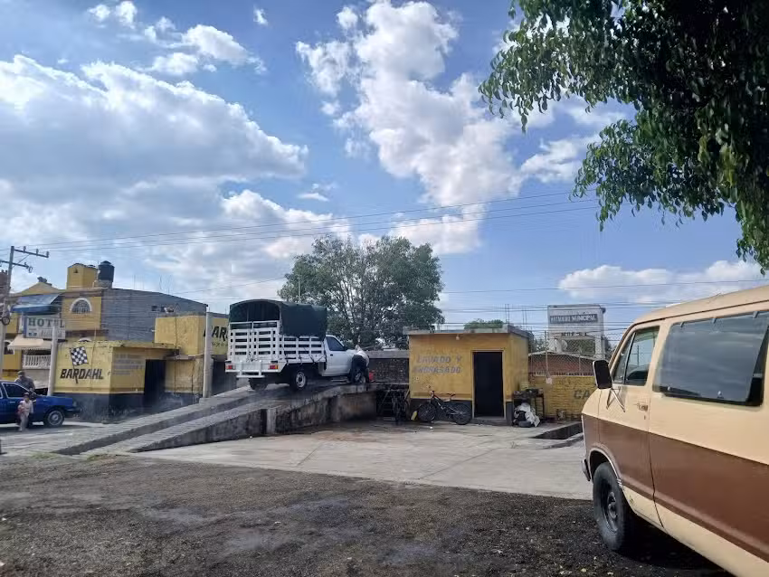 Servicio dellantas y mecanico