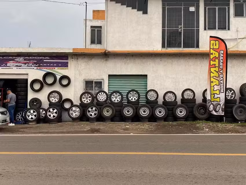 Venta de llantas usadas y reparaci&oacute;n de rines de aluminio Gera y alex
