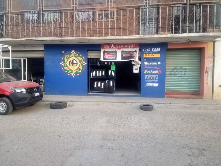 Venta de llantas y bater&iacute;as Rolando