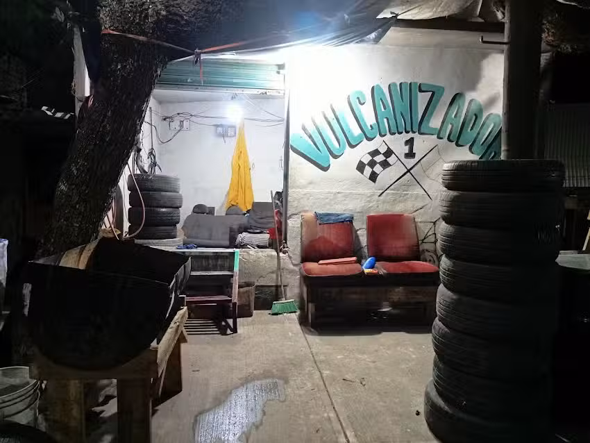 Vulcanizadora &rdquo; Las Vias &ldquo;🚘🏍️