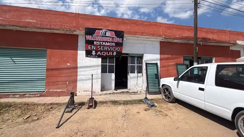 Vulcanizadora m&oacute;vil Tata y llantera