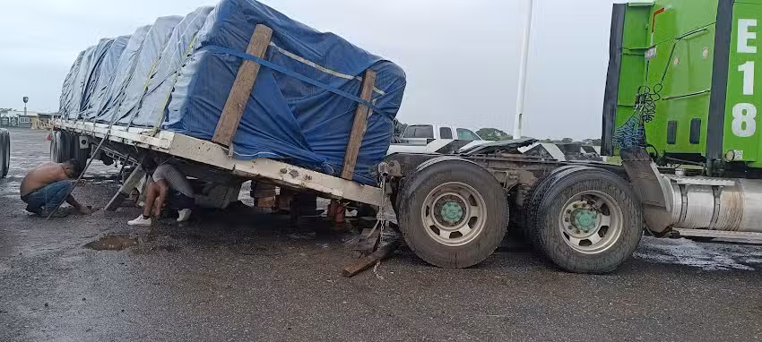 Vulcanizadora rines y llantas. Servicio mec&aacute;nica.