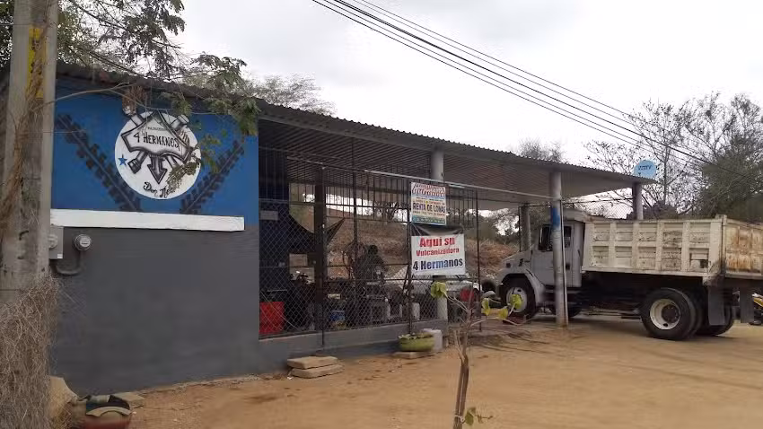 VULCANIZADORA Y LLANTERA &ldquo;4 HERMANOS&rdquo;